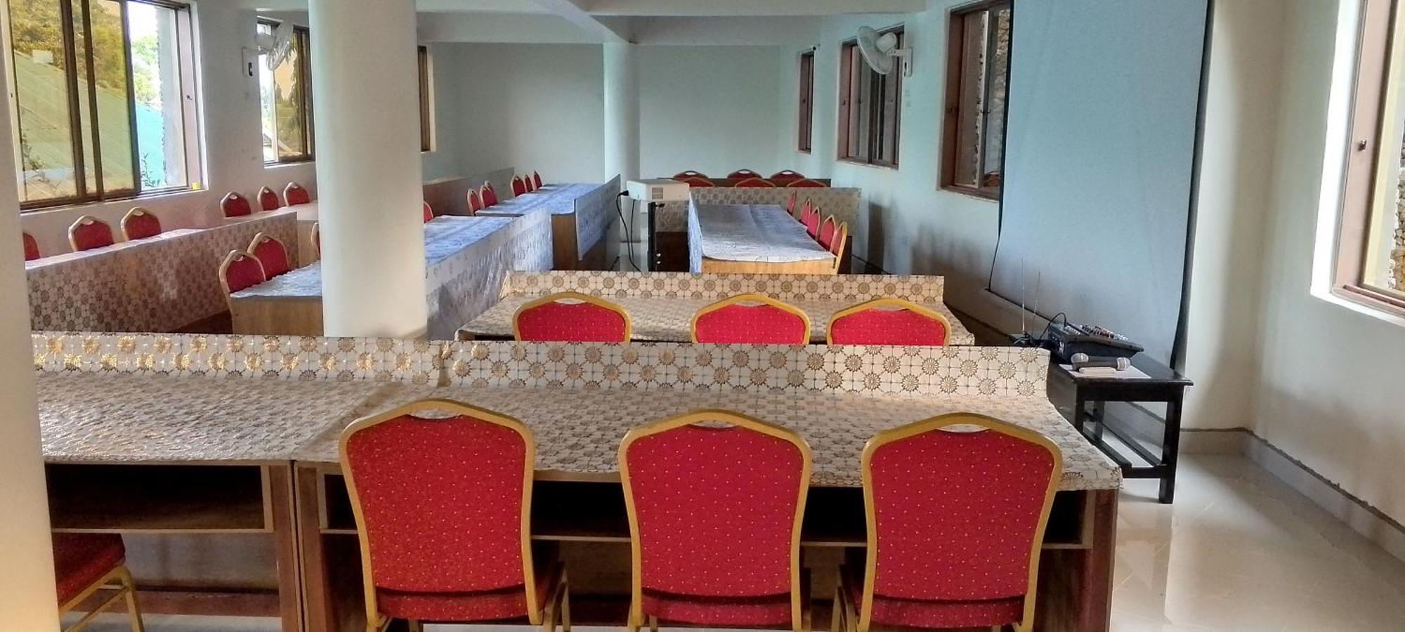 Discovery Courts Hotel Entebbe Eksteriør bilde