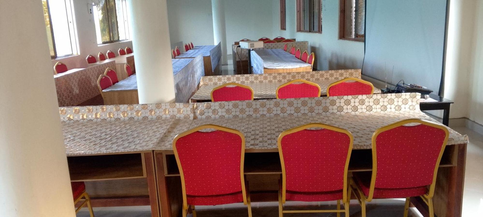 Discovery Courts Hotel Entebbe Eksteriør bilde