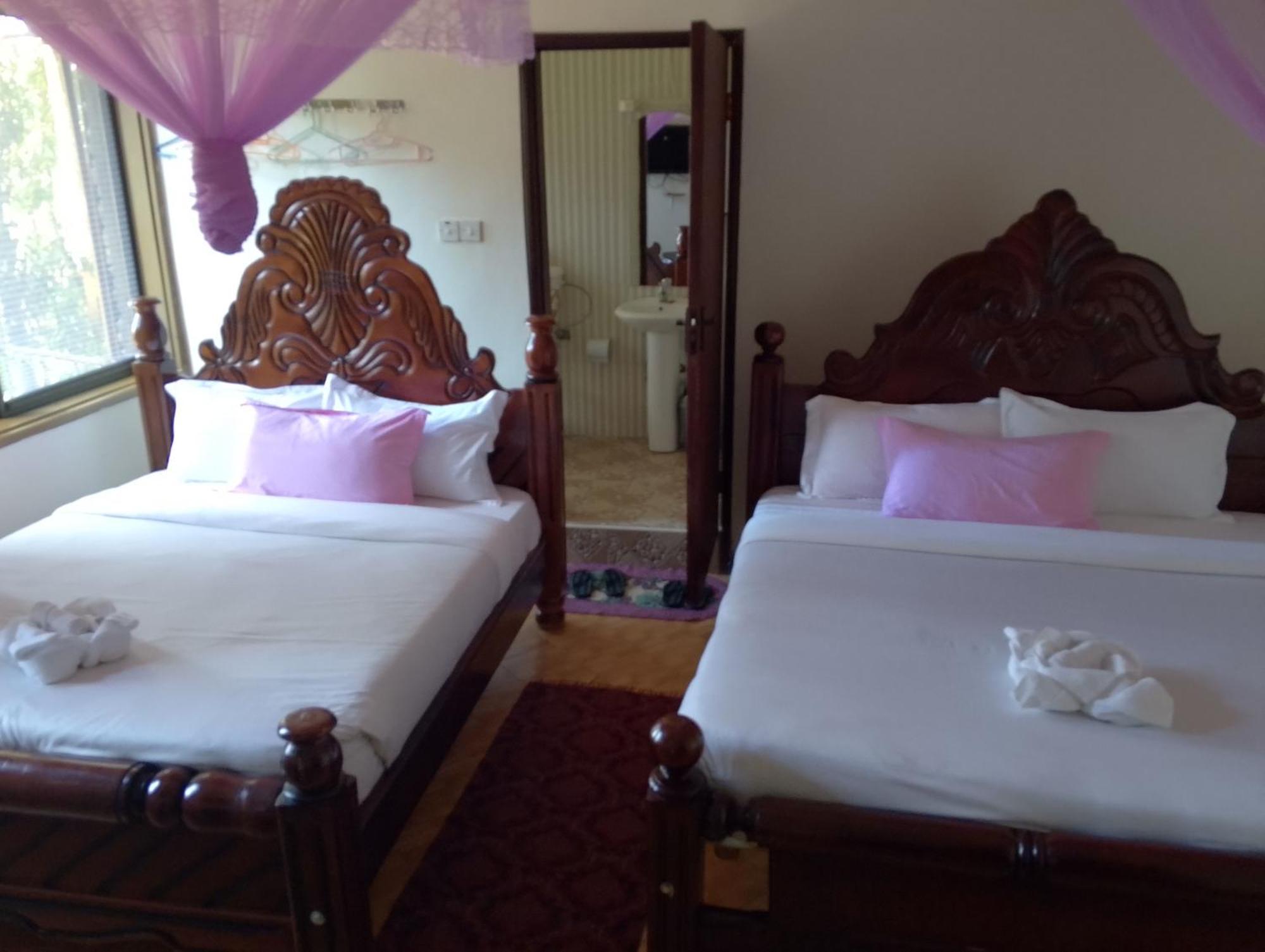 Discovery Courts Hotel Entebbe Eksteriør bilde